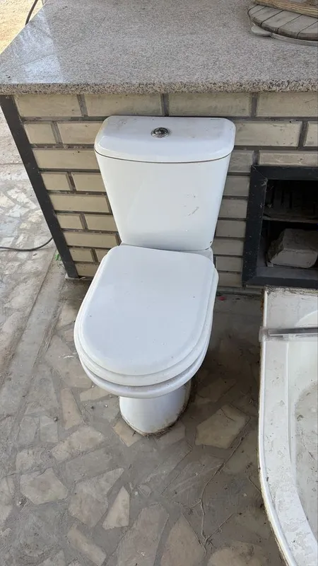 Унитаз сотилади