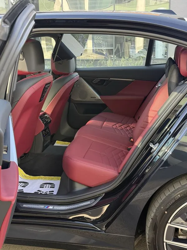 Bmw i5 40l 2025-yil +dop 4K Tv HUD Harmann Kardon Sky Lounge 360kamera — фото 3