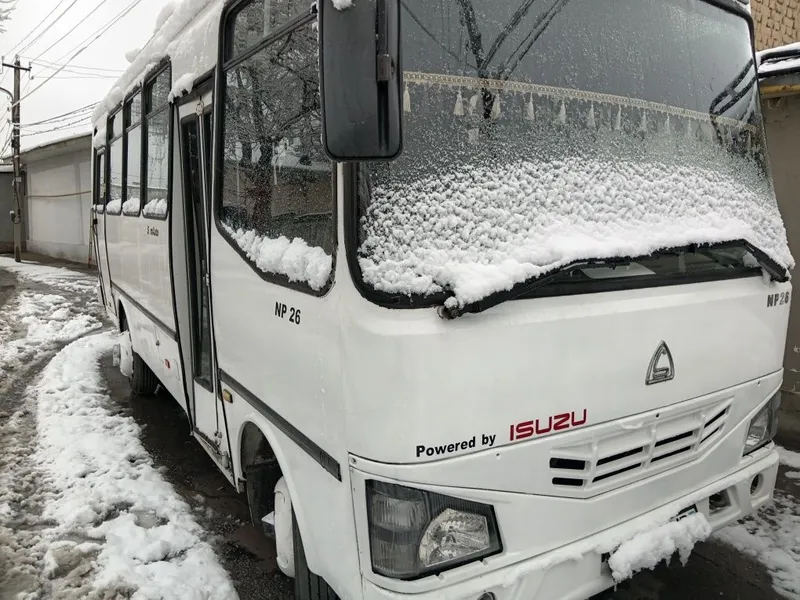 Isuzu 2017 yil avtobus — фото 1