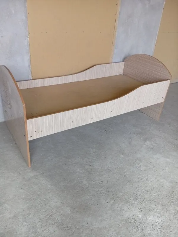 Yotoq kravati mebel