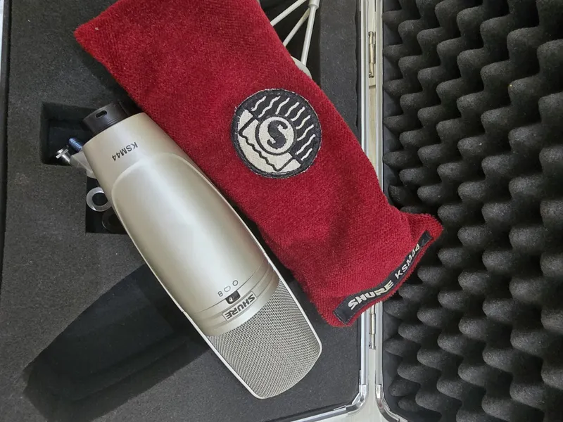 Shure ksm44 микрофон студиный 2 Shure ksm44 микрофон студиный 2