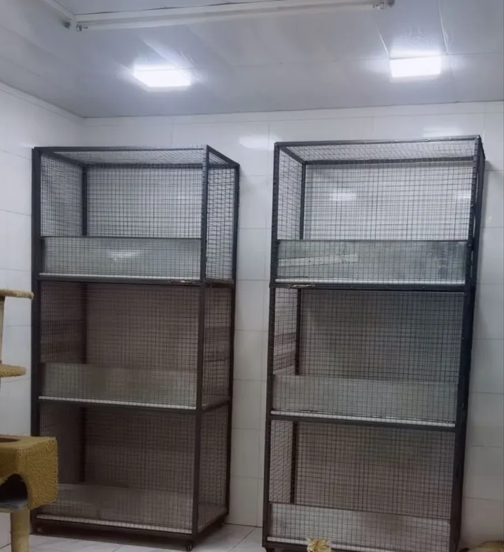 Продаются клетки вольеры для птиц, кошек , собак подробнее звоните 1