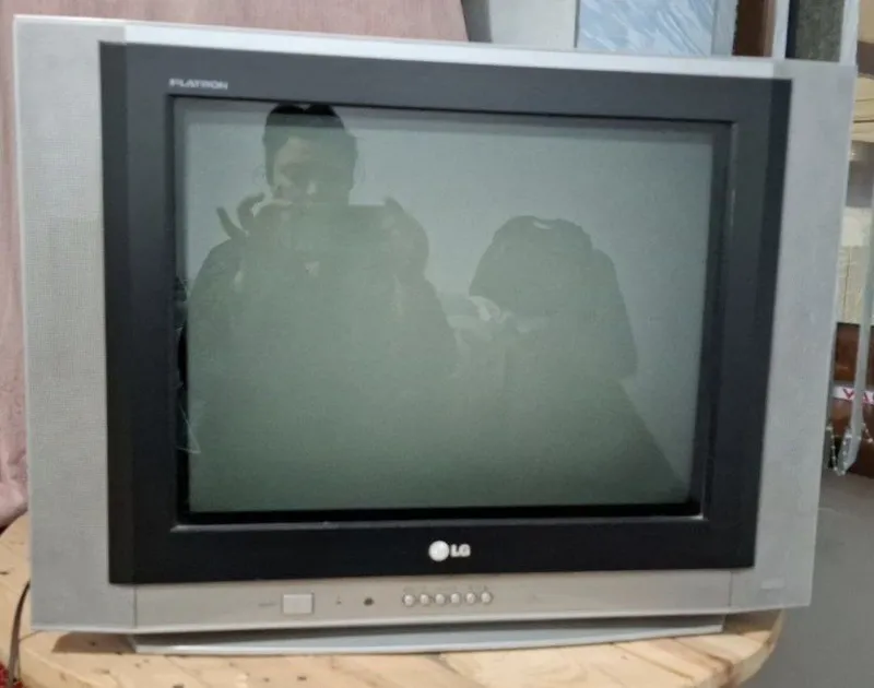 Телевизор LG. 54 см