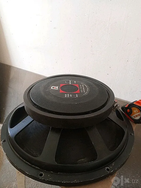 JBL 15-дюймовый рабочий динамик 1 JBL 15-дюймовый рабочий динамик 1