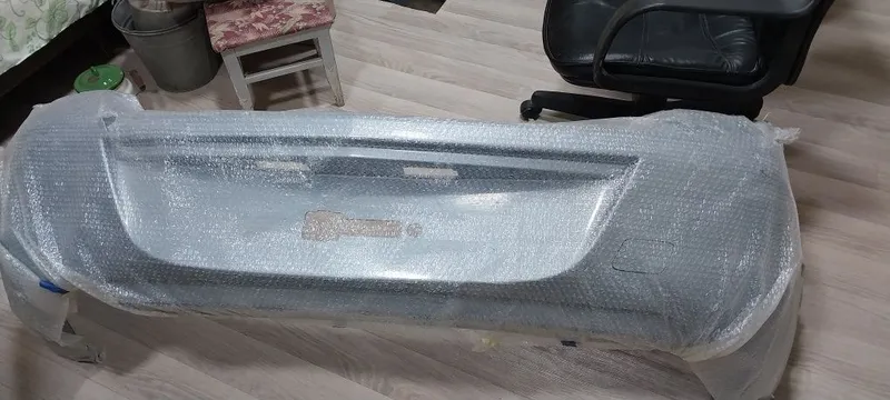 Продам задний бампер кобольт