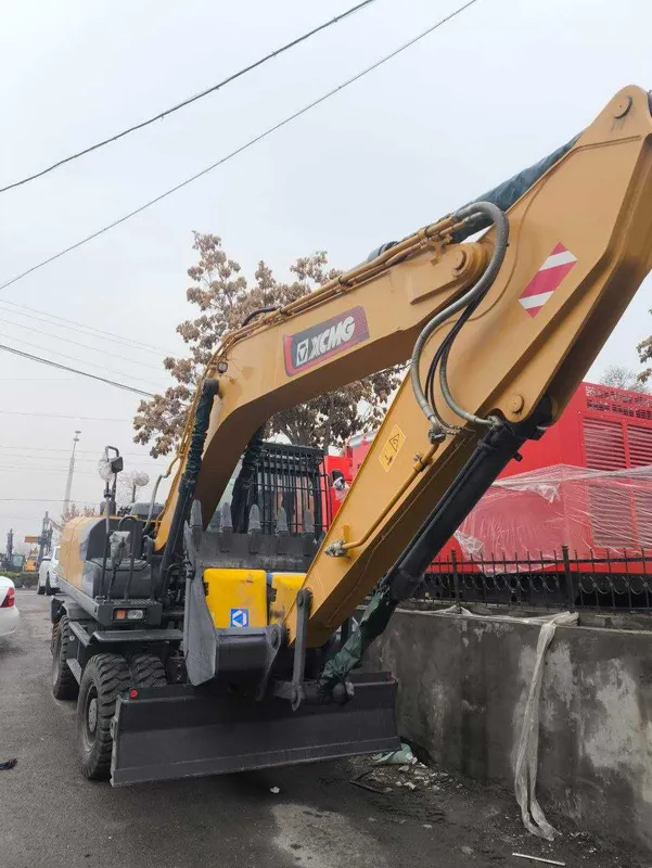 Колёсный экскаватор XCMG-XE210WD(1м3)
