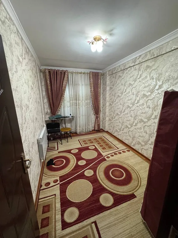Bobur ko‘chasida ta’mirlangan 3 xonali kvartira sotiladi 2