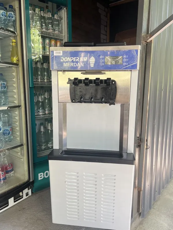Freyzer sotiladi xolati yangi 220w Freyzer sotiladi xolati yangi 220w
