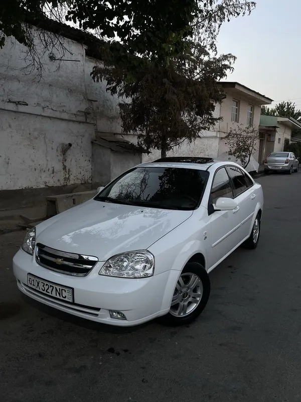 Lasetti 1.8 3 pazitsa Avtomat 1