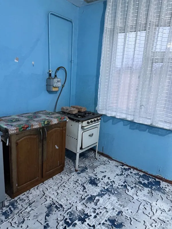 ARENDA Fargona Rishton choyxona yonida 1 xonalik dom ijaraga beriladi
