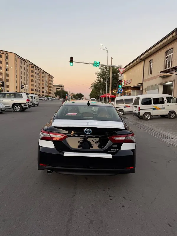 Toyota Camry Gibrid GLE 7 Toyota Camry Gibrid GLE 7