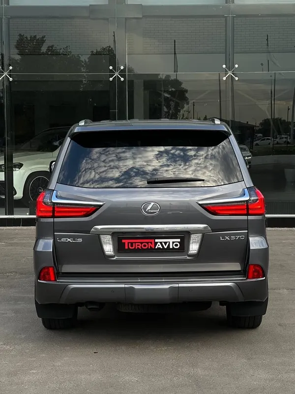 LEXUS LX570 sport+ — фото 2