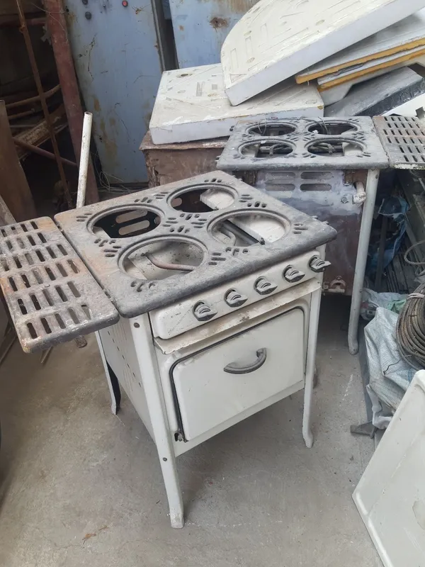 Газовая плита б/у продаётся. 2шт. Газовая плита б/у продаётся. 2шт.