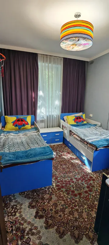 Мебели детская: кровать 2 шт+тумбочка+парта, полки