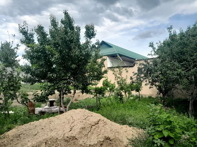 Hovli sotiladi 4 hona biton quyilgan padvak kovlangan — фото 5