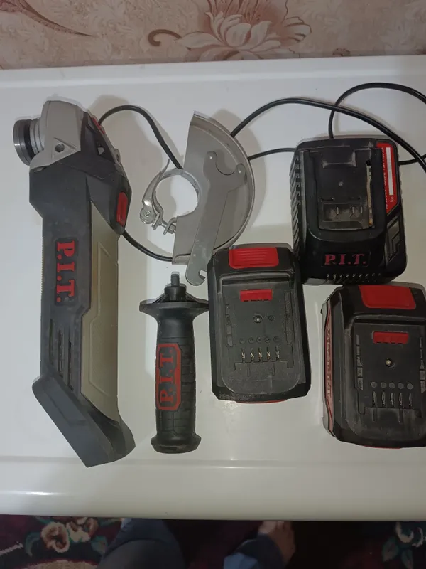 Продается аккумуляторная болгарка P.I.T PWS20H-125C — фото 1