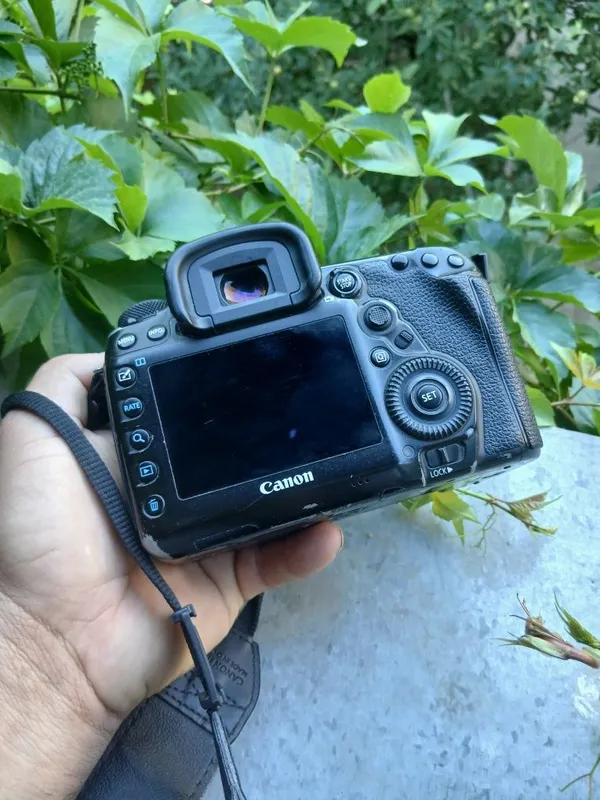 Canon 5D mark 4 с объективом — фото 3
