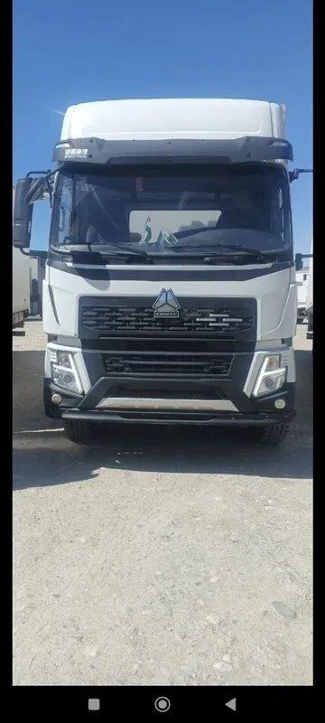 HOWA sinotruk V5 furgon