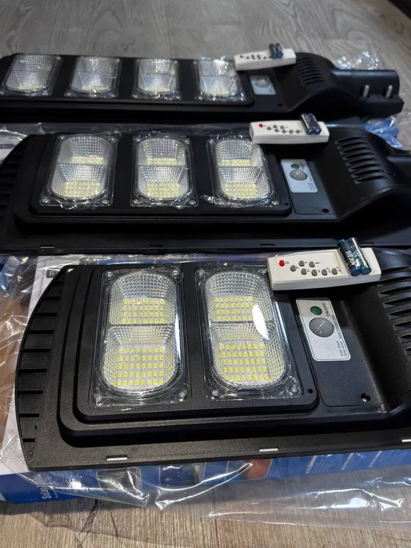 Quyoshli projektorlar 100w. 150w. 200w. 250w. 2 Quyoshli projektorlar 100w. 150w. 200w. 250w. 2