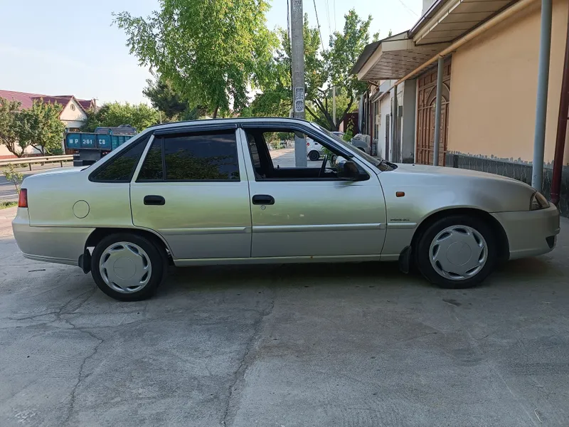 Nexia 2 Stalnoy 2009 yil Sons mator holati yaxshi