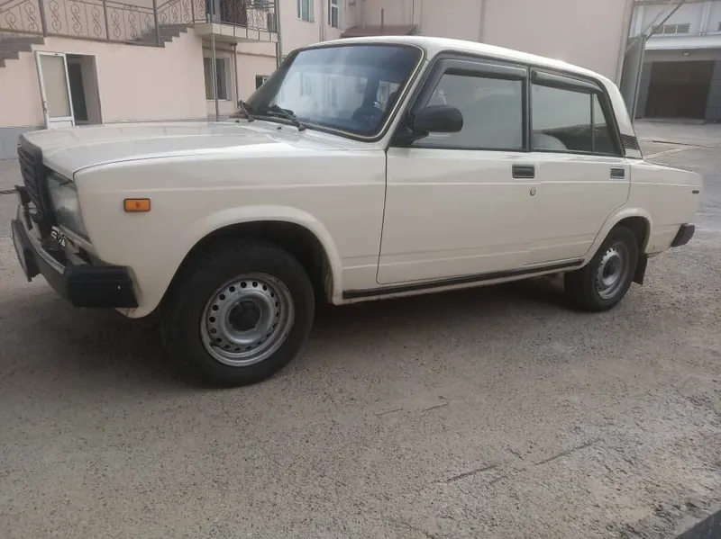 Продаю срочно Жигули 2107 1 Продаю срочно Жигули 2107 1