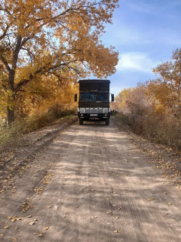 Kamaz pritsep sotiladi xolati yaxshi 2