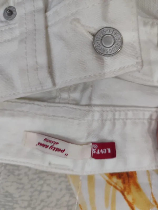 ayollar shimi Levis 3 ayollar shimi Levis 3