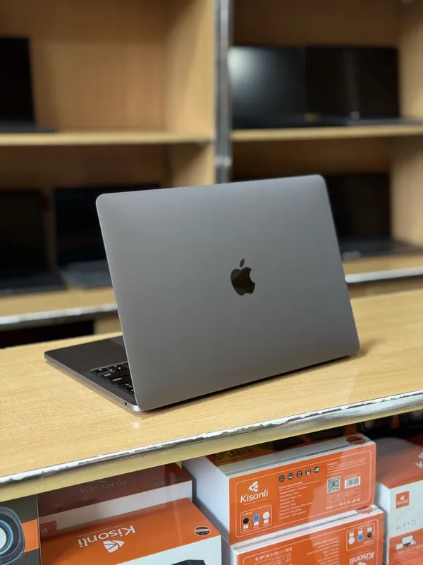 MacBook Pro M2 8/256 ideal xolatda — фото 2