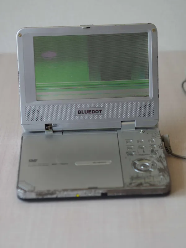Продам портативный DVD-плеер Bluedot BDP-1720AS 1 Продам портативный DVD-плеер Bluedot BDP-1720AS 1