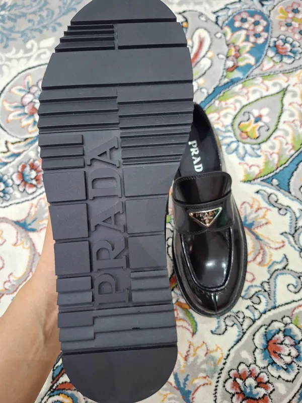 Qora Prada botfortlari 4 Qora Prada botfortlari 4