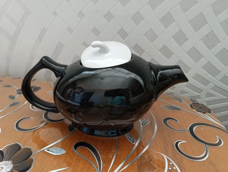 Чайник черный итальянский
