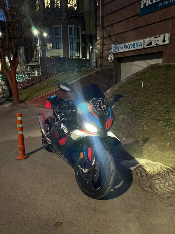 BMW M1000RR 2023 3