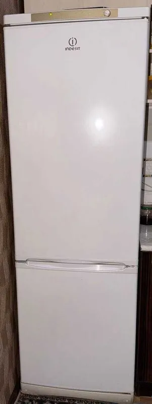 Xolodilnik. Muzlatgich indesit 1