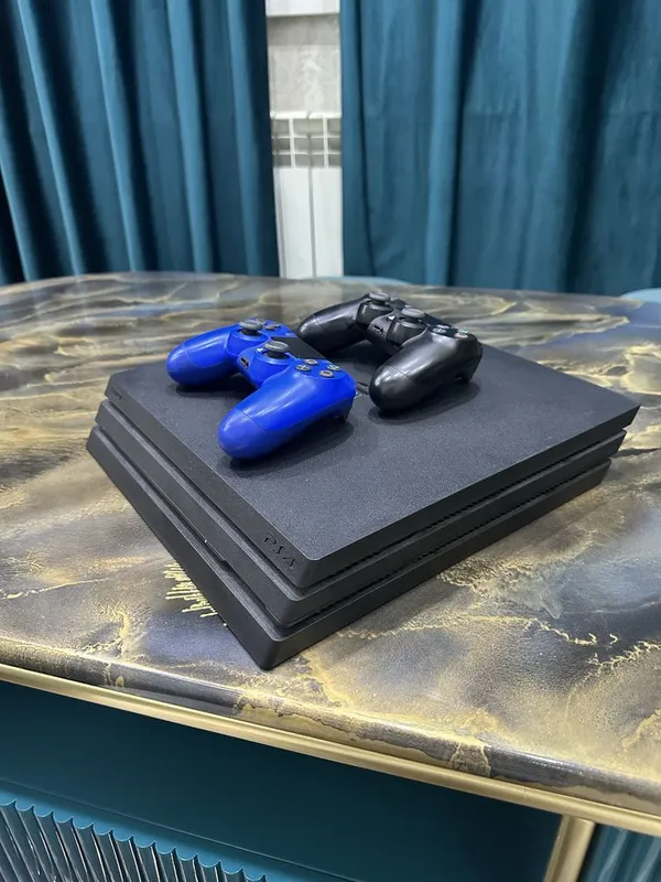 Playstation 4Pro — фото 1