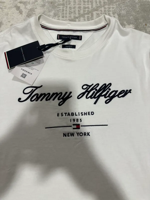 Tommy Hilfiger futbolkasi 1