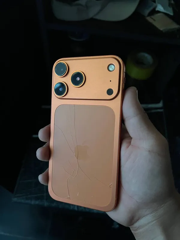 Iphone xr (17pro max korpus quyilgan) 6 Iphone xr (17pro max korpus quyilgan) 6