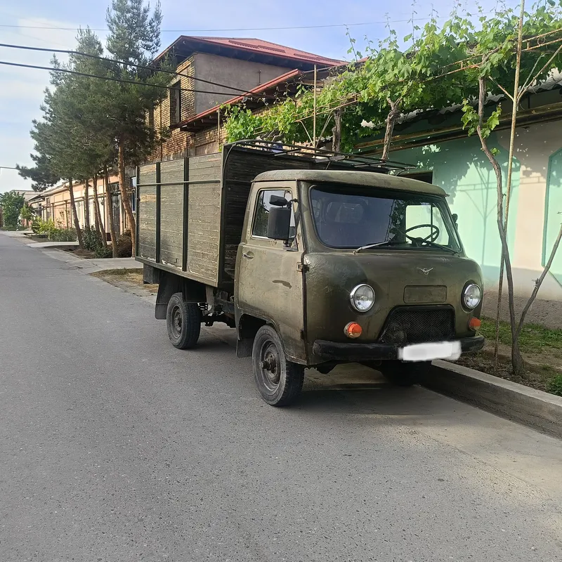 УАЗ бортовой 3303 1 УАЗ бортовой 3303 1