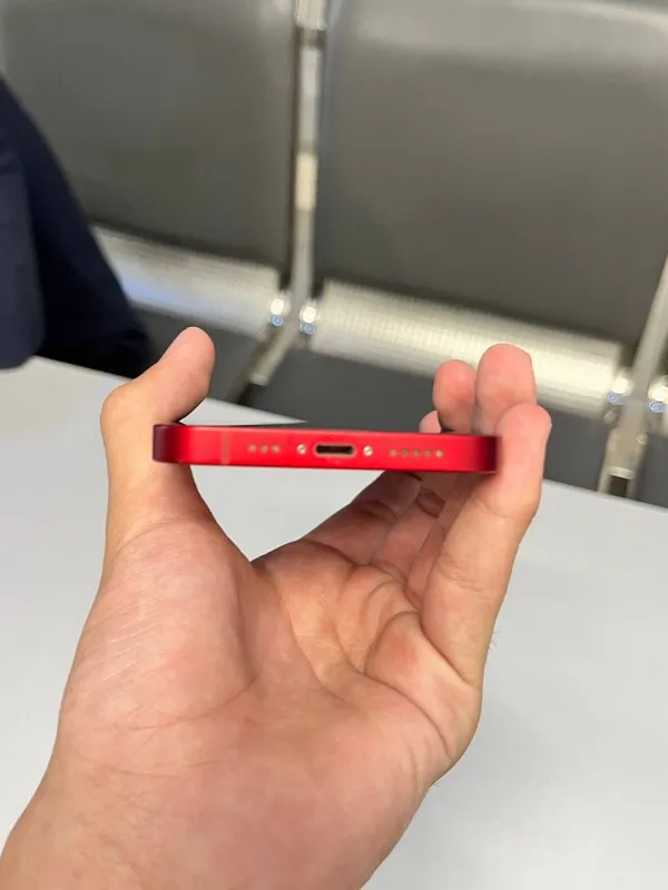 Iphone 13 sotiladi 320$ 1