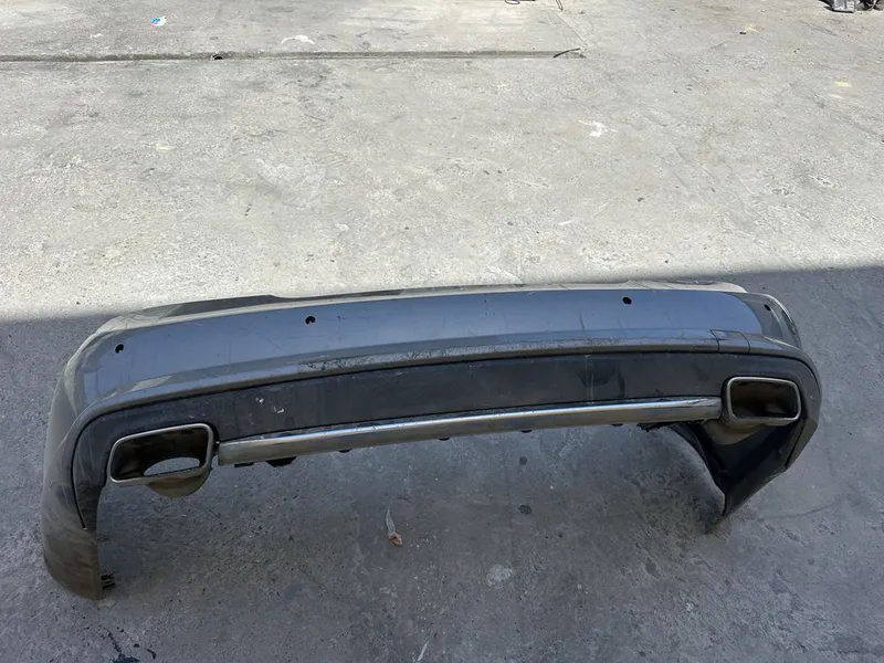 CLS 550 zadni bamfer kraska qilinmagan 2
