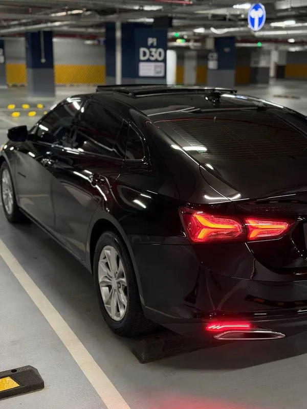 Chevrolet Malibu 2 XL 2023г Черный 44.000 км пробега Родная краска — фото 2
