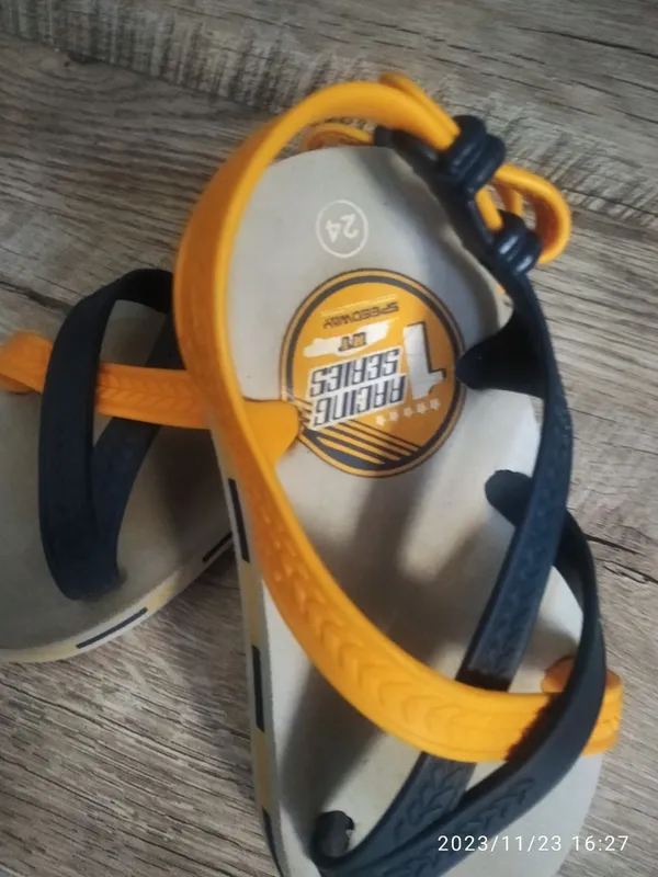 Detskiy obuv 24razmer