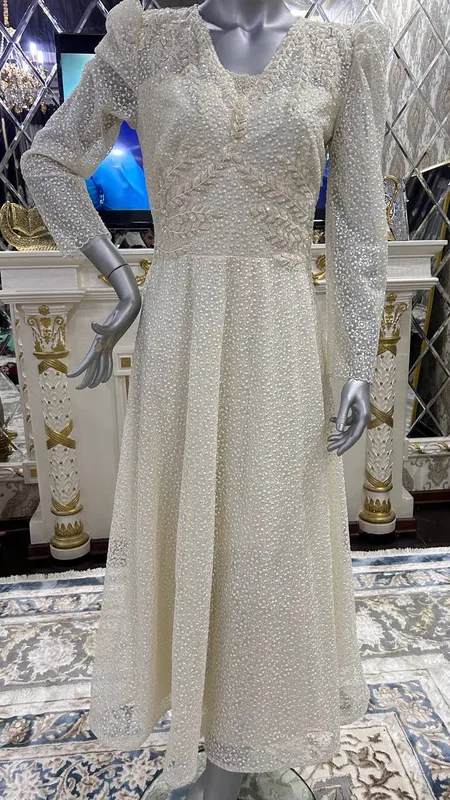 Вечернее платье или платье для ЗАГСа. M/L 500.000 — фото 2 Вечернее платье или платье для ЗАГСа. M/L 500.000 — фото 2