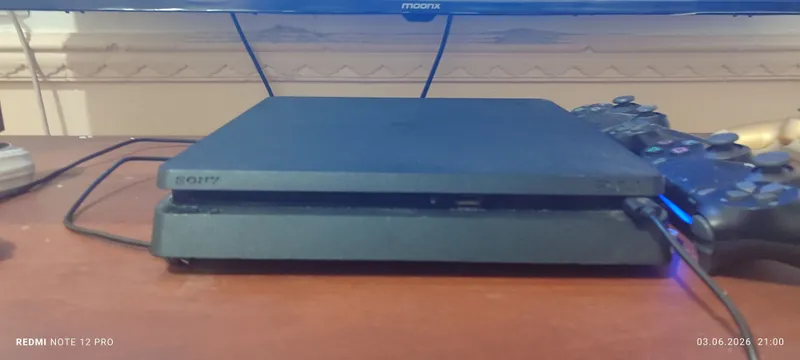 pleystation 4 slim 1TB