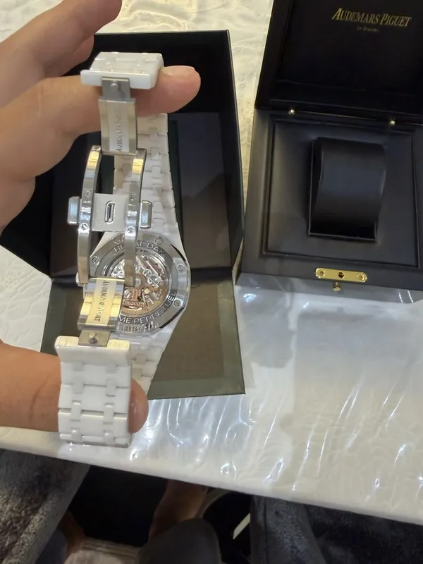 Qoʻl soati Audemars Piguet Royal OAK White Ceramic 3 Qoʻl soati Audemars Piguet Royal OAK White Ceramic 3