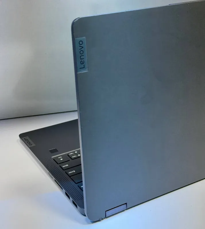 Lenovo X360 8