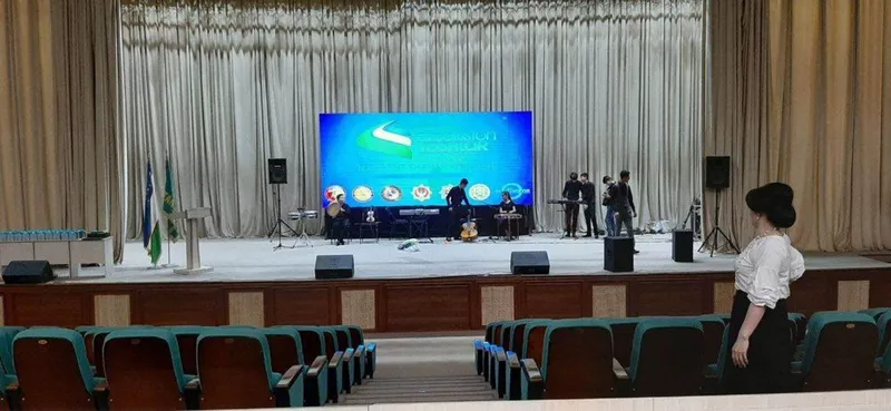 Калонка аппарат карней сурней подиум event led ekran monitor сахна 3