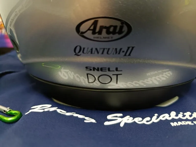Это высокачественый мото шлем от Японского бренда ARAI QUANTUM 2 6 Это высокачественый мото шлем от Японского бренда ARAI QUANTUM 2 6