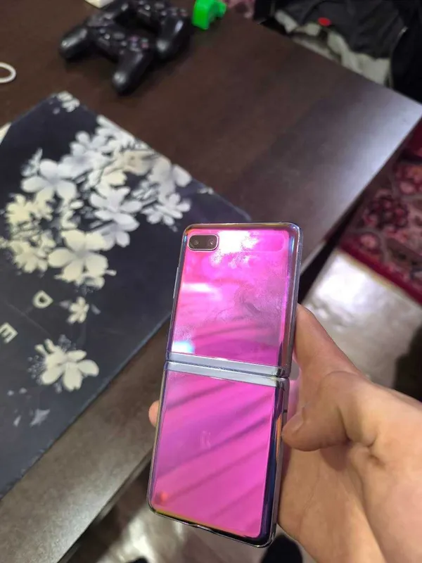 Samsung Galaxy Z Flip 256GB Mirror Purple оригинал привезён из Украины — фото 1