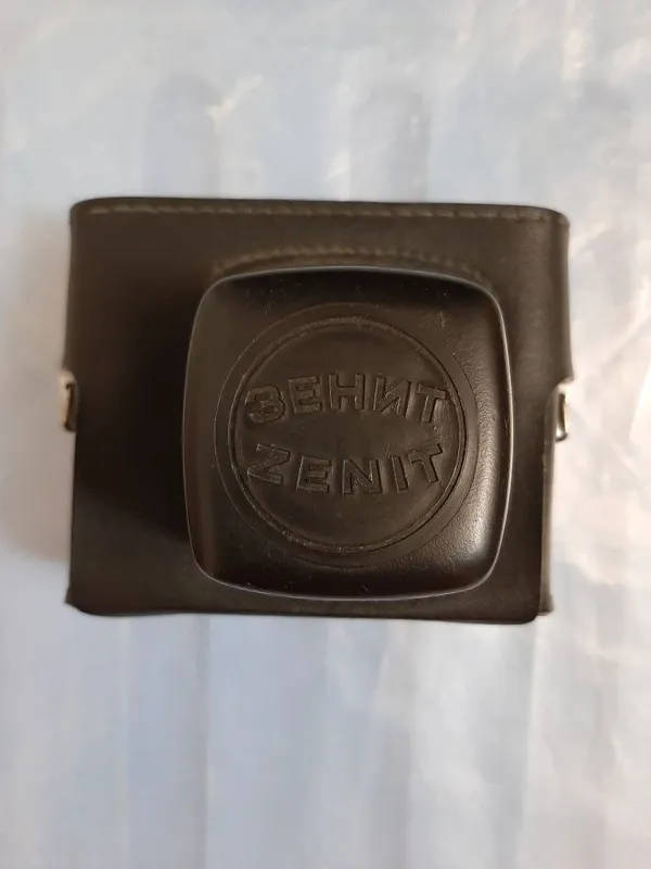 Angliyadan keltirilgan sovet plyonkali «Zenit» va Canon fotoapparatlari 4 Angliyadan keltirilgan sovet plyonkali «Zenit» va Canon fotoapparatlari 4