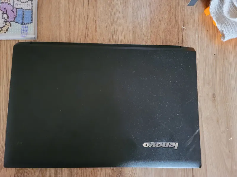 Lenovo noutbuk sotiladi 2 Lenovo noutbuk sotiladi 2